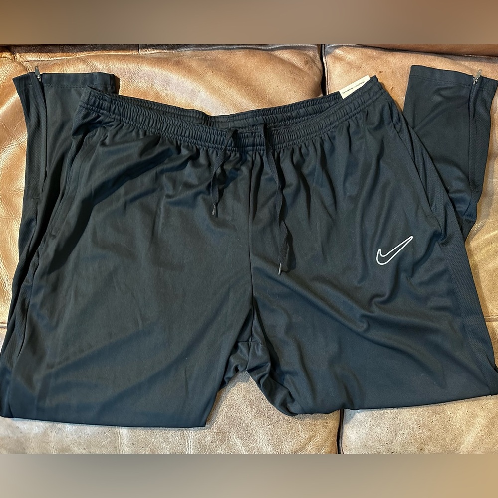 NEW Women’s dri fit XXL black pants standard fit volleyball basketball pockets